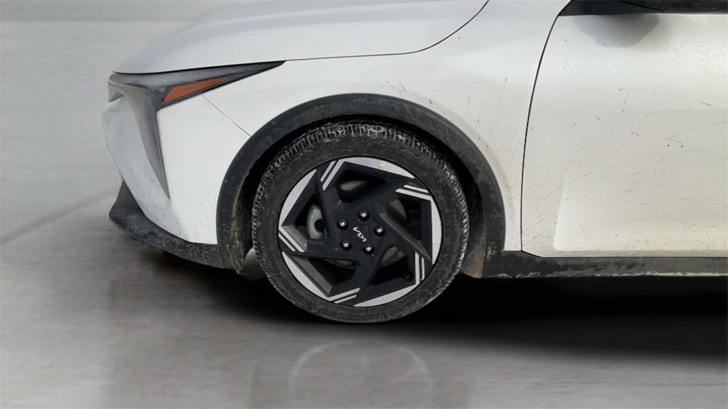 Used 2025 Kia K4 EX image 9