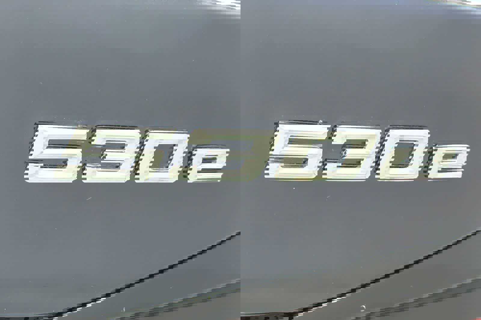 Used 2023 BMW 530e w/ M Sport Package image 27