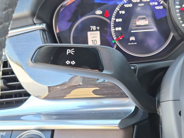 Used 2023 Porsche Panamera image 21