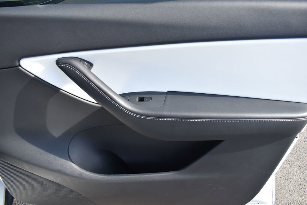 Used 2021 Tesla Model Y 2WD image 24