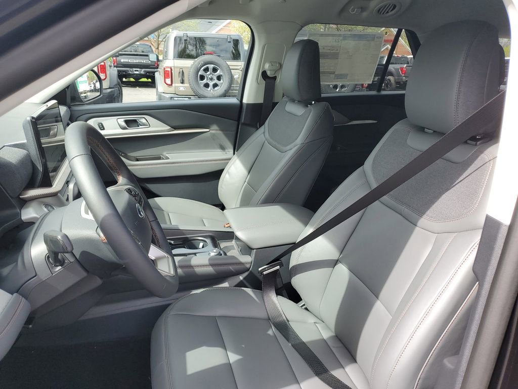 New 2026 Ford Explorer Active AWD/4WD image 7