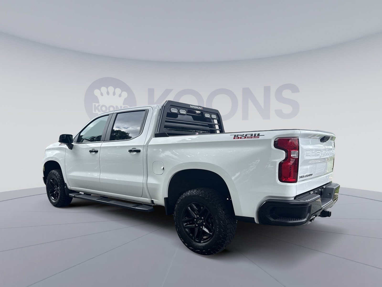 Used 2024 Chevrolet Silverado 1500 LT Trail Boss w/ Protection Package AWD/4WD image 4