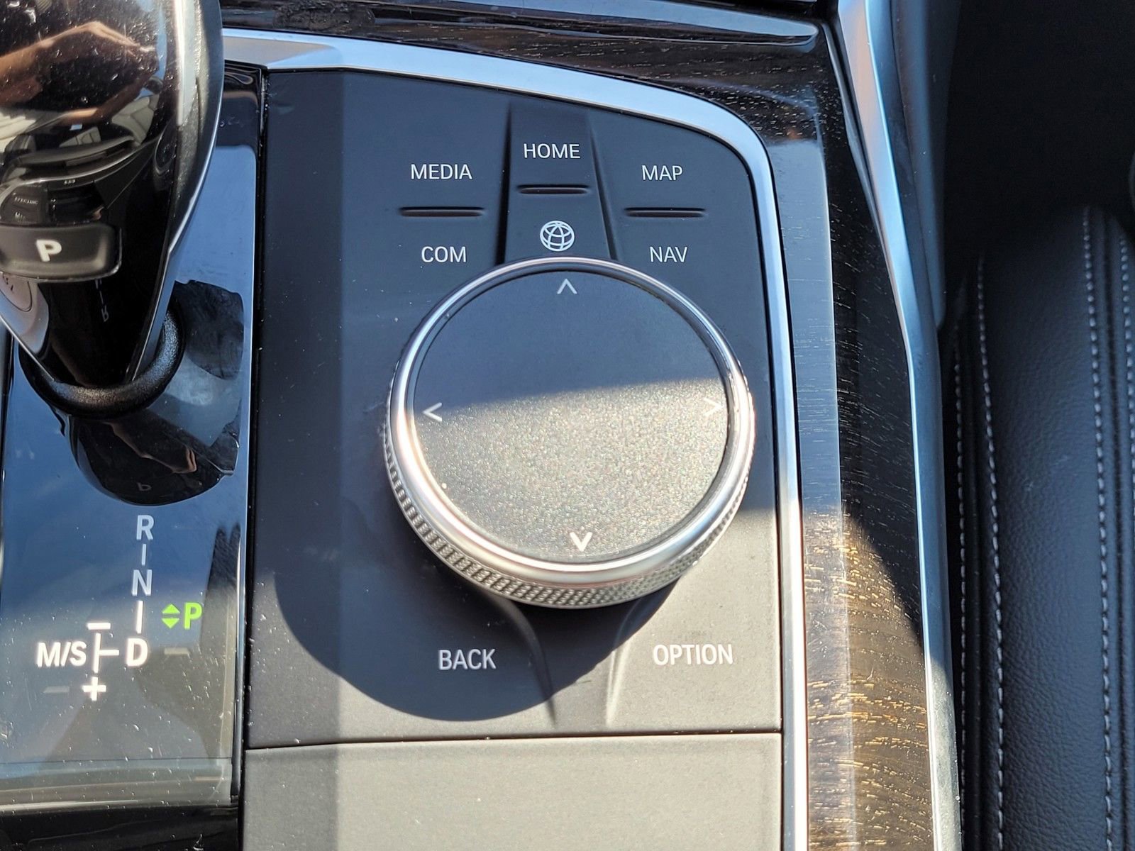 Used 2022 BMW 330e xDrive w/ Premium Package image 27