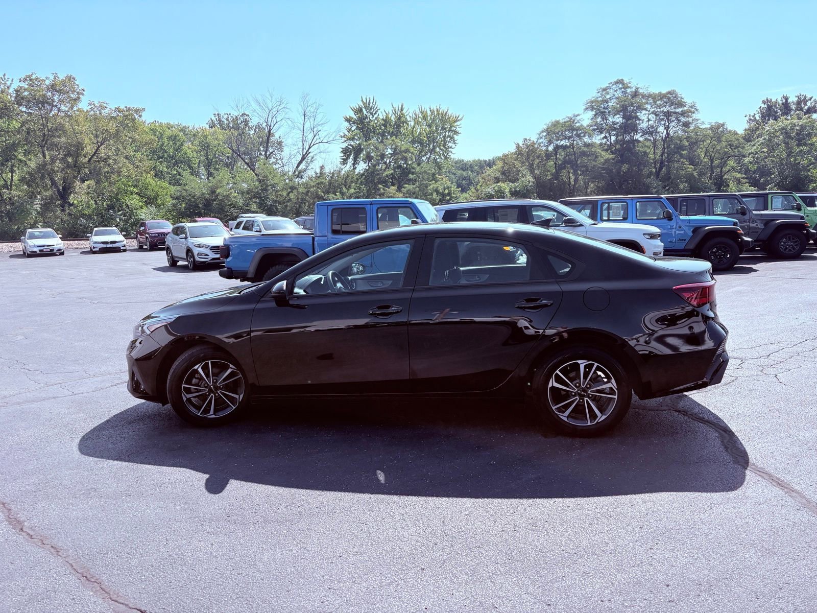 Used 2023 Kia Forte LXS image 8