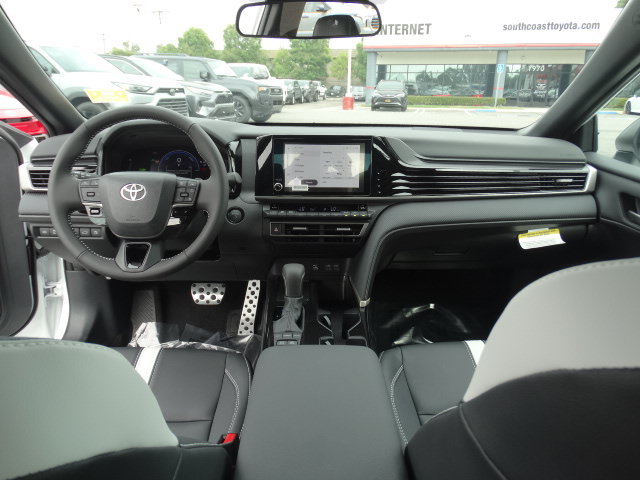 New 2026 Toyota Camry Hybrid FWD image 13
