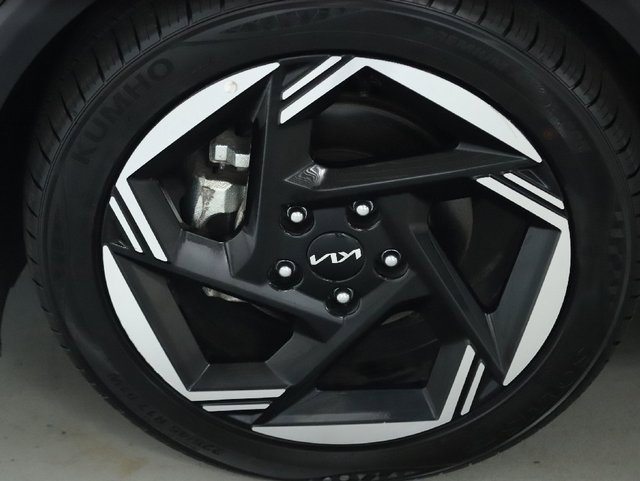Used 2025 Kia K4 EX image 37
