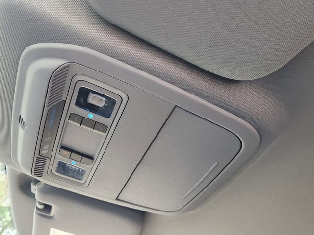 Used 2022 Ford Explorer XLT w/ Equipment Group 202A RWD image 25