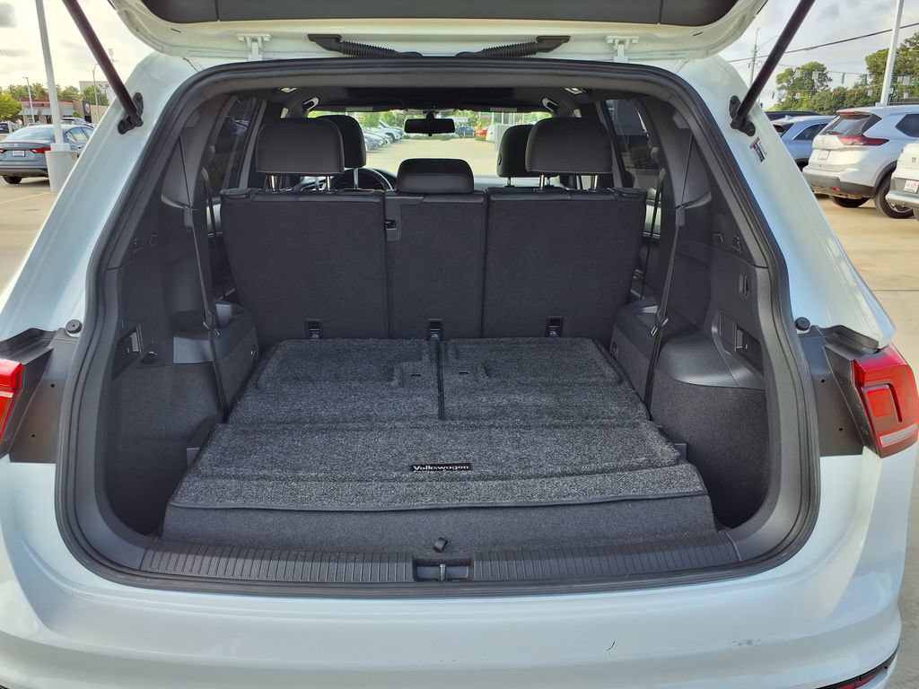 Used 2021 Volkswagen Tiguan SE R-Line FWD image 13