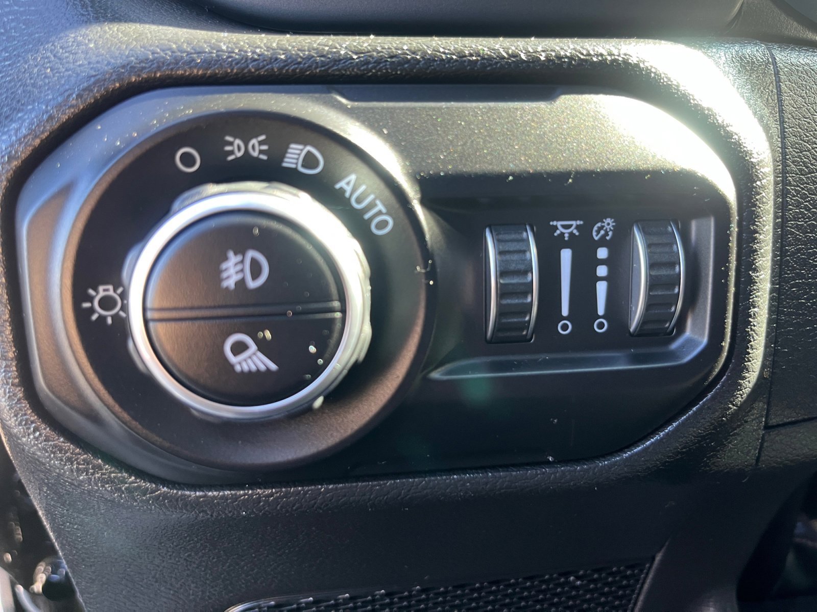 Used 2022 Jeep Gladiator Sport image 31