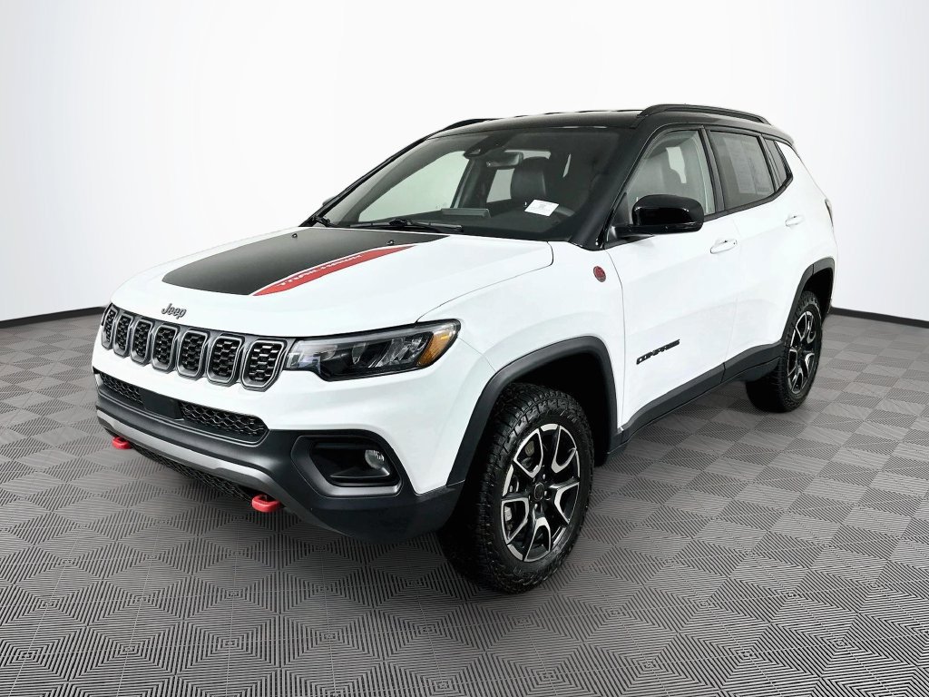 Certified 2025 Jeep Compass Trailhawk AWD/4WD image 5