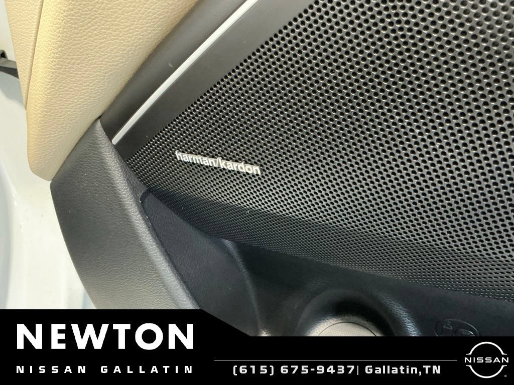 Used 2018 Kia Cadenza Premium w/ Luxury Package FWD image 41