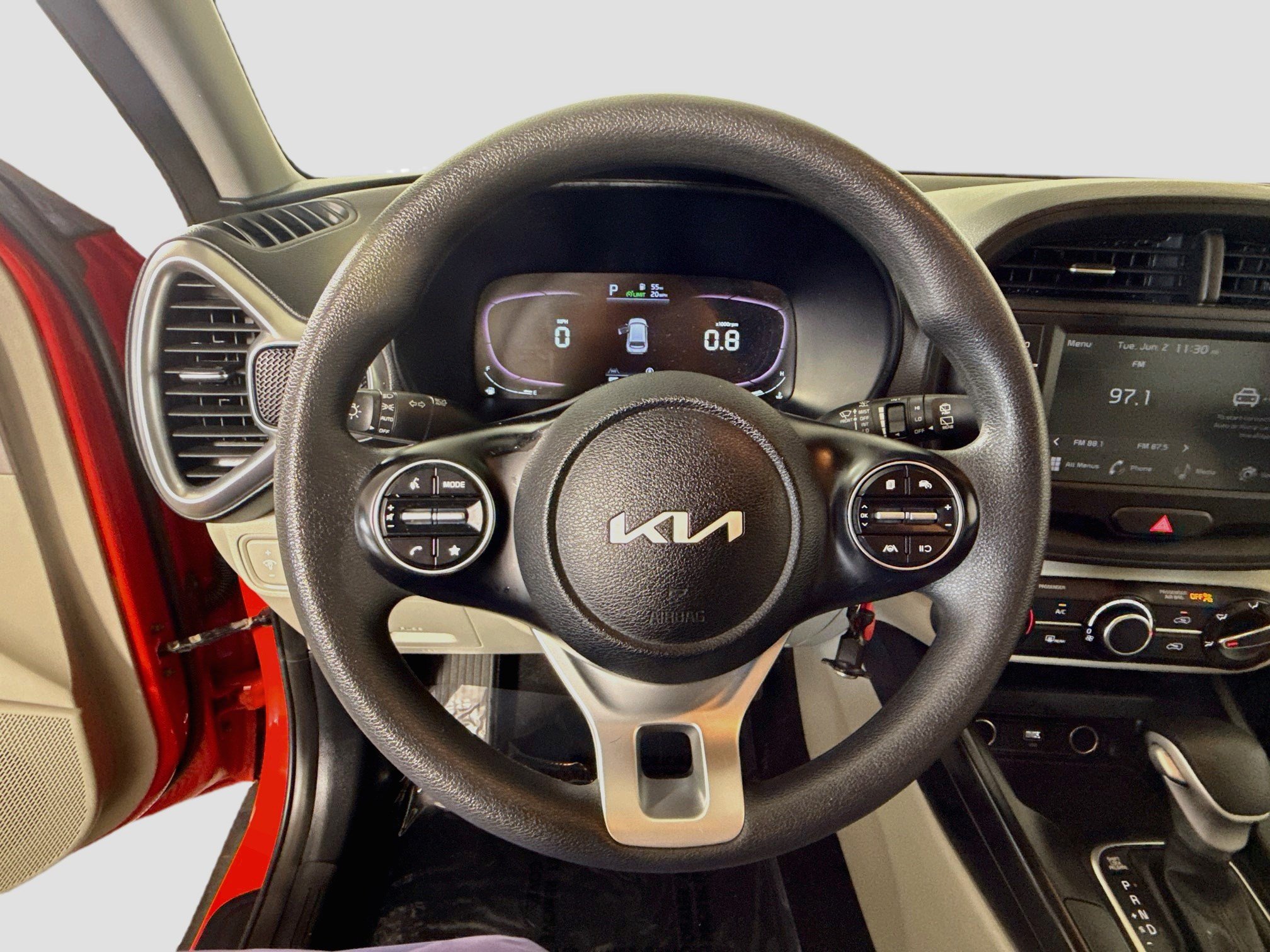 Used 2023 Kia Soul LX w/ LX Technology Package FWD image 13