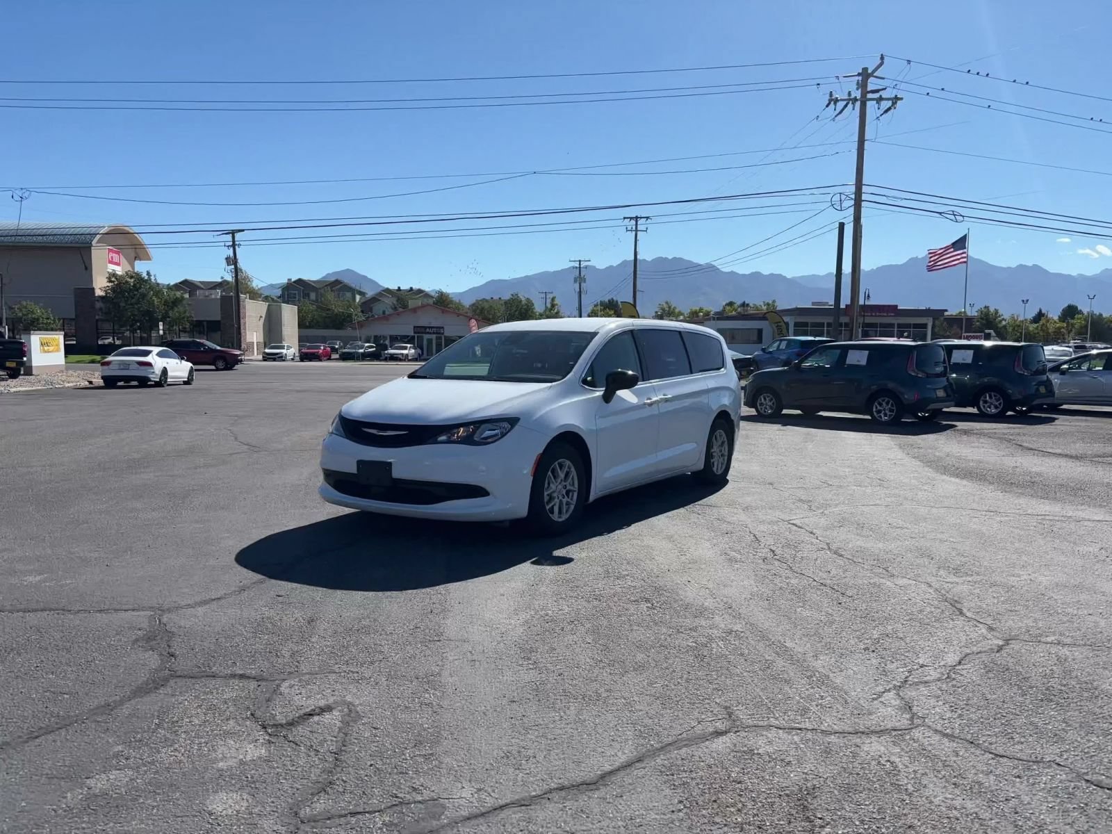 Used 2024 Chrysler Voyager LX FWD image 6