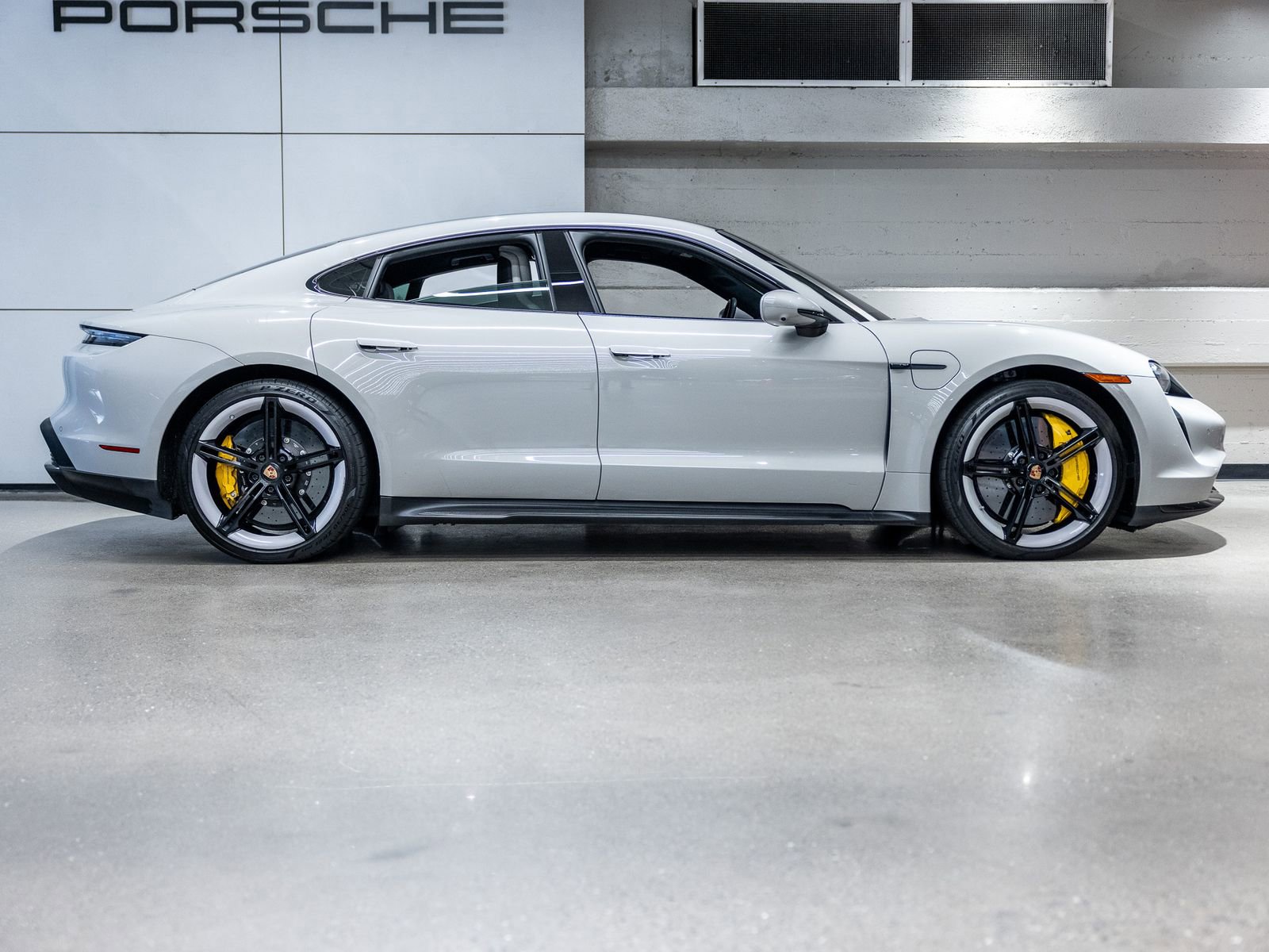 Certified 2021 Porsche Taycan Turbo S image 17