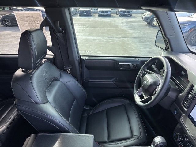 Used 2025 Ford Bronco Badlands w/ Sasquatch Package image 13