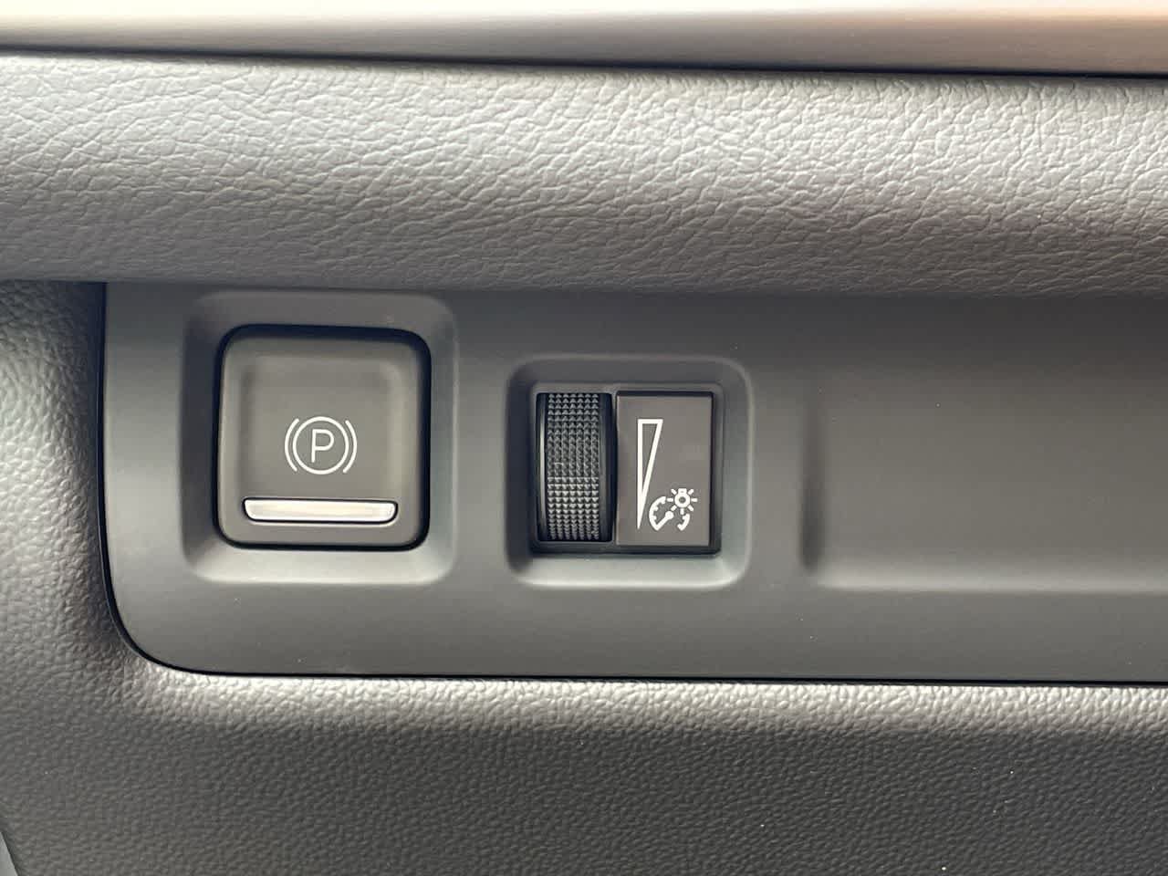 Certified 2024 Cadillac XT4 Sport w/ Cold Weather Package FWD image 31
