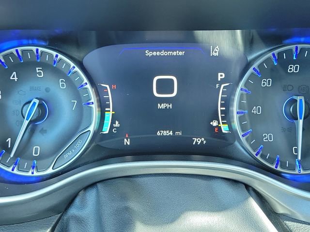 Used 2023 Chrysler Pacifica Touring-L FWD image 27