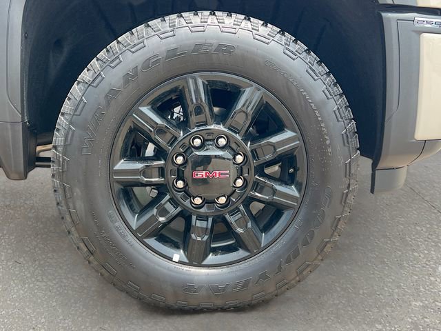 New 2026 GMC Sierra 2500 AT4 w/ AT4 Premium Plus Package AWD/4WD image 19
