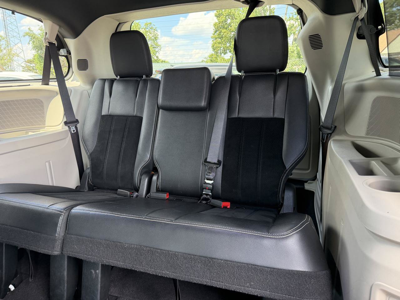 Used 2017 Dodge Grand Caravan SXT w/ Driver Convenience Group FWD image 20