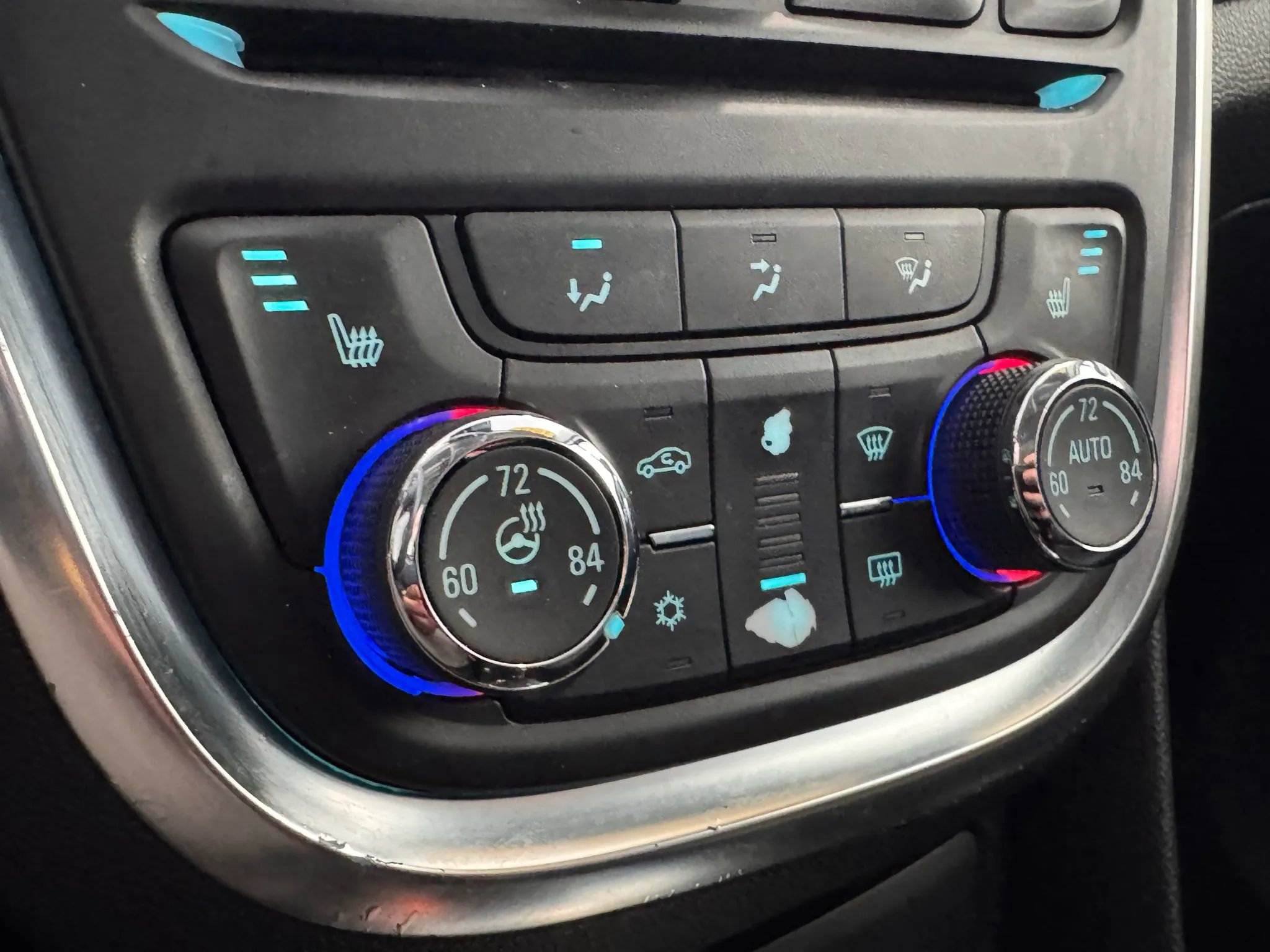 Used 2016 Buick Encore Premium w/ Experience Buick Package image 31