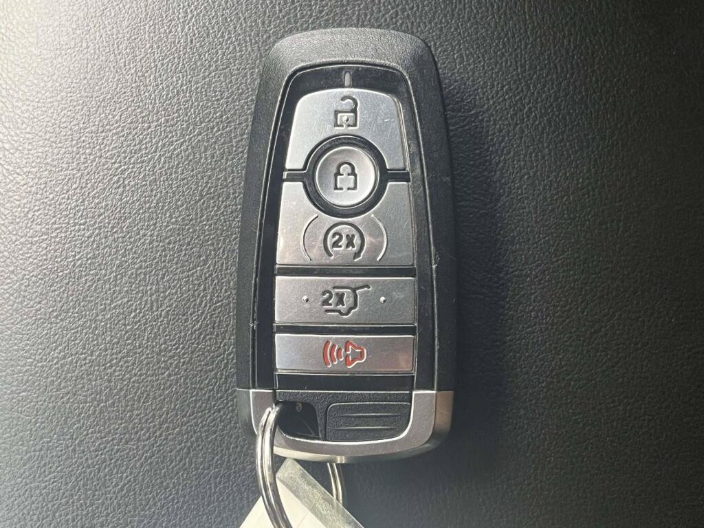 Certified 2023 Ford Explorer XLT w/ Equipment Group 202A AWD/4WD image 4