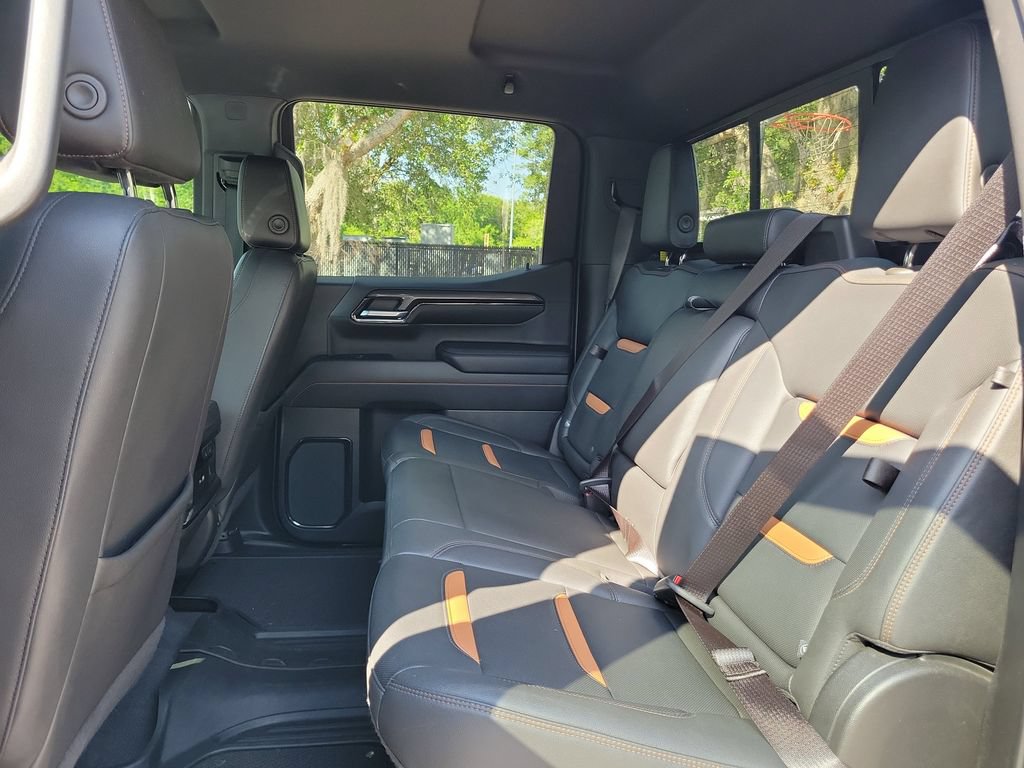 Used 2022 GMC Sierra 1500 AT4 w/ AT4 Preferred Package AWD/4WD image 13
