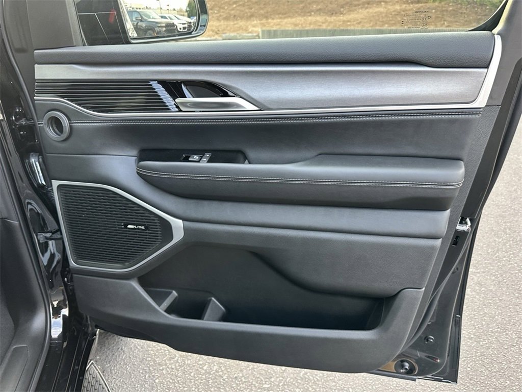 New 2025 Jeep Wagoneer Series II w/ Convenience Group I image 16