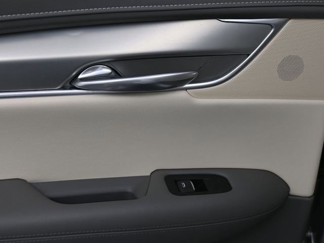 Used 2018 Cadillac XT5 Luxury w/ Driver Awareness Package image 22