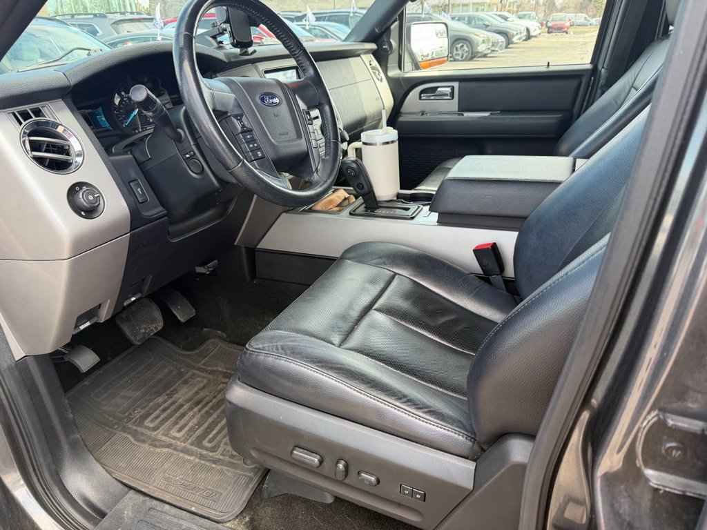 Used 2017 Ford Expedition XLT w/ Equipment Group 202A image 5