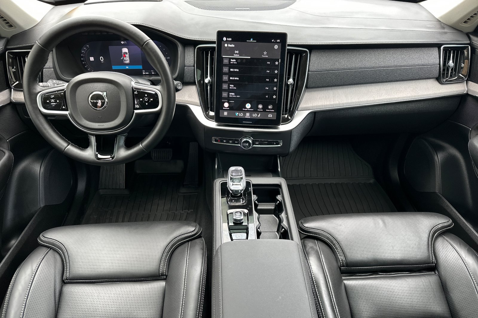 Certified 2026 Volvo XC90 T8 Ultra w/ Protection Package AWD/4WD image 16