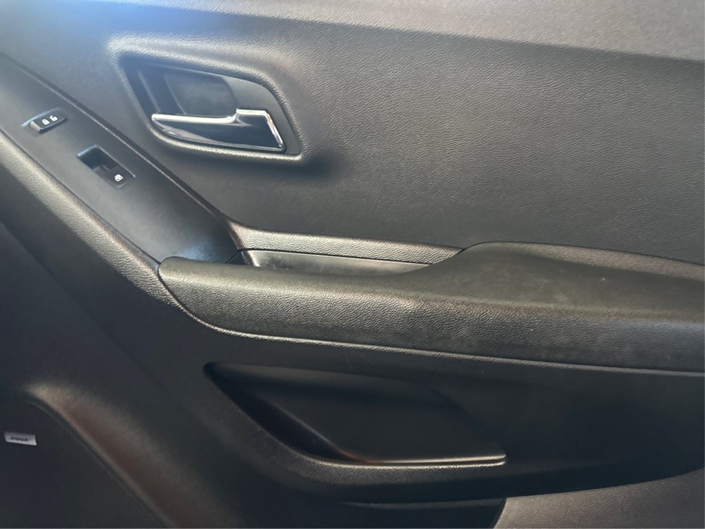 Used 2020 Chevrolet Trax Premier AWD/4WD image 30