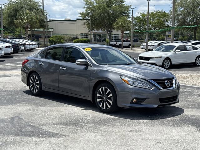Used 2016 Nissan Altima 2.5 SL w/ 2.5 Technology Package FWD image 2
