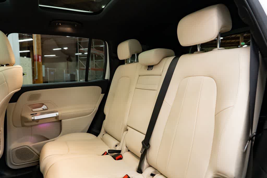 Used 2024 Mercedes-Benz EQB 300 4MATIC image 25