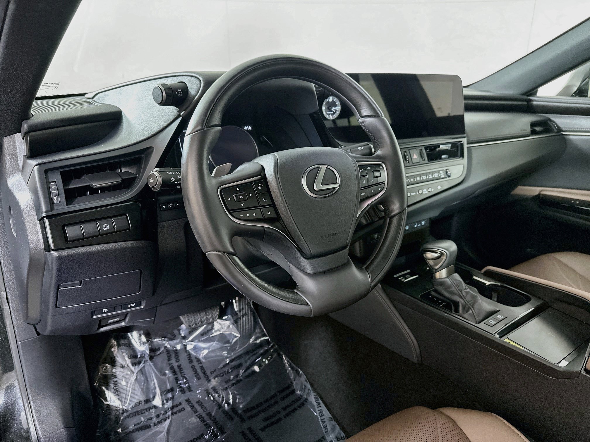Certified 2025 Lexus ES 300h w/ Accessory Package (Z2) FWD image 9