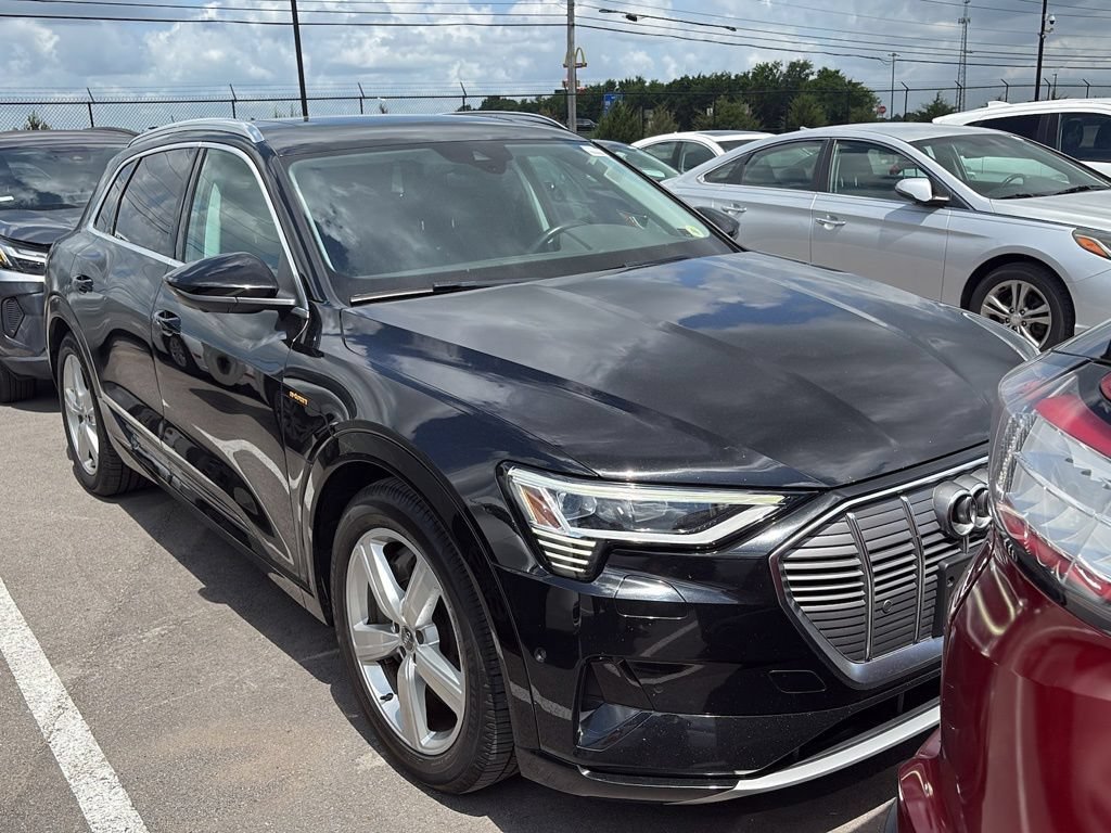 Used 2019 Audi e-tron Premium Plus AWD/4WD image 2