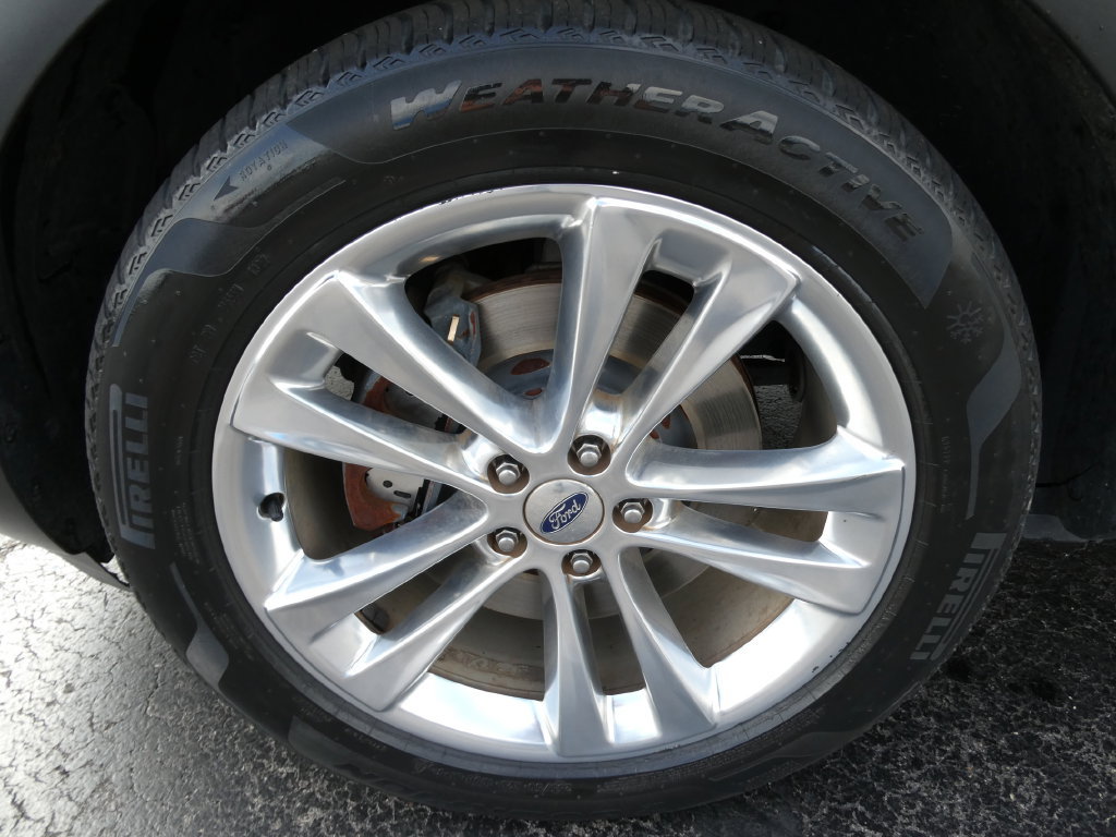 Used 2018 Ford Explorer XLT w/ Equipment Group 202A FWD image 10