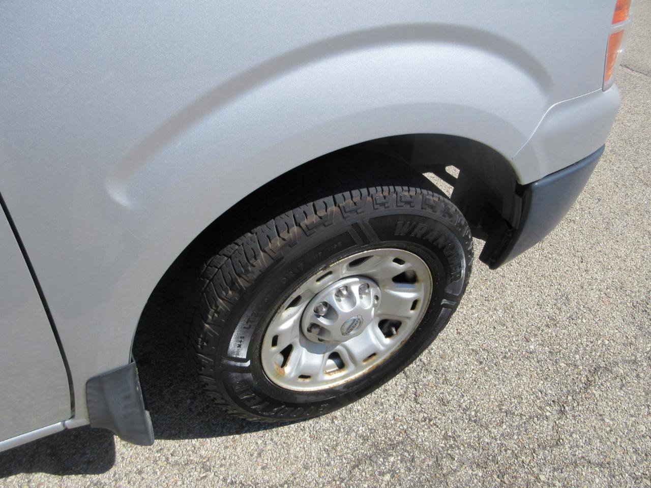 Used 2016 Nissan NV 2500 SV RWD image 18