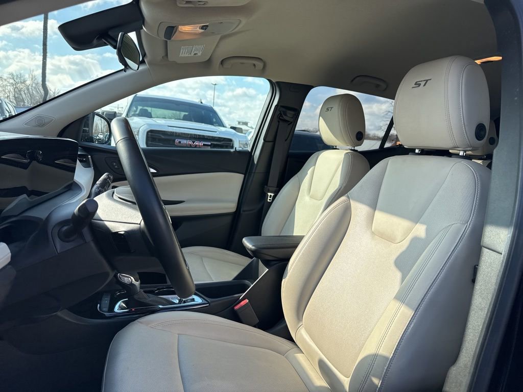Used 2024 Buick Encore GX Sport Touring image 18