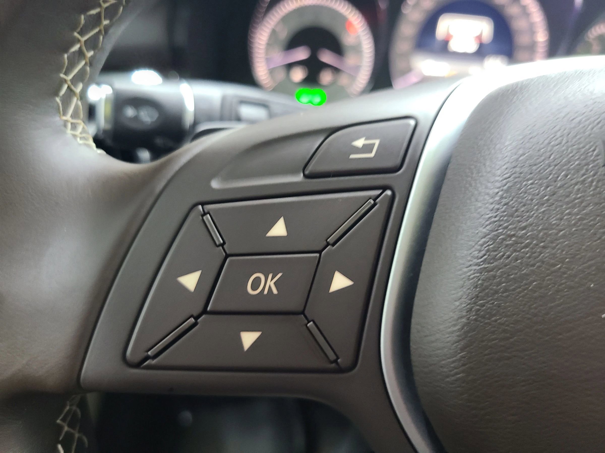 Used 2014 Mercedes-Benz GLK 350 4MATIC image 31