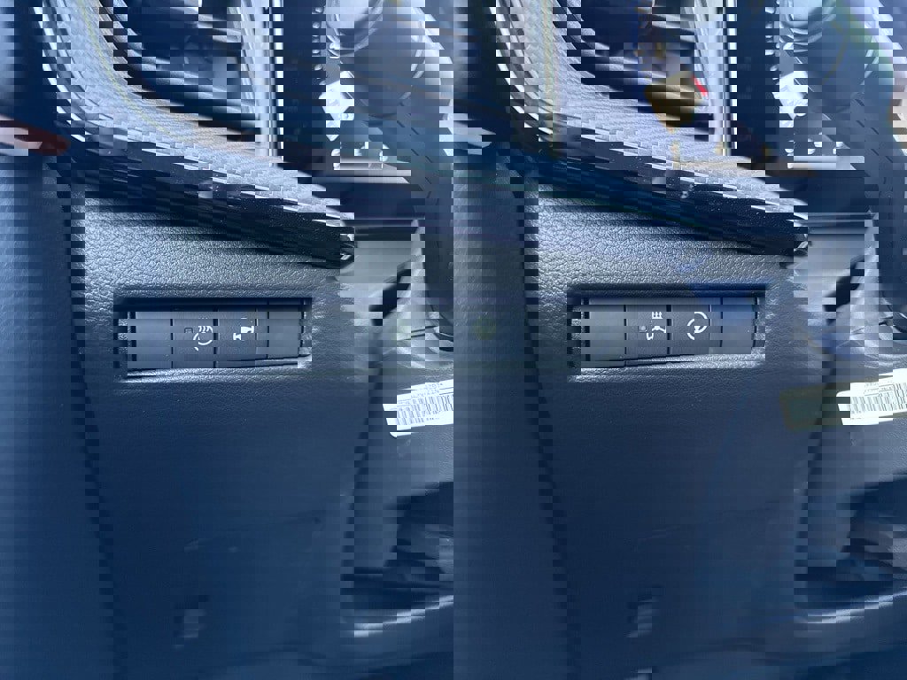 New 2026 Nissan Kicks SR w/ SR Premium Package image 17