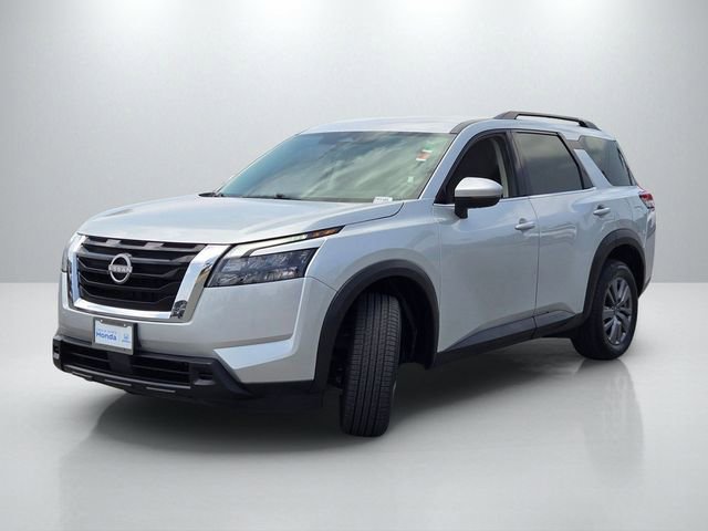 Used 2024 Nissan Pathfinder SV FWD image 8