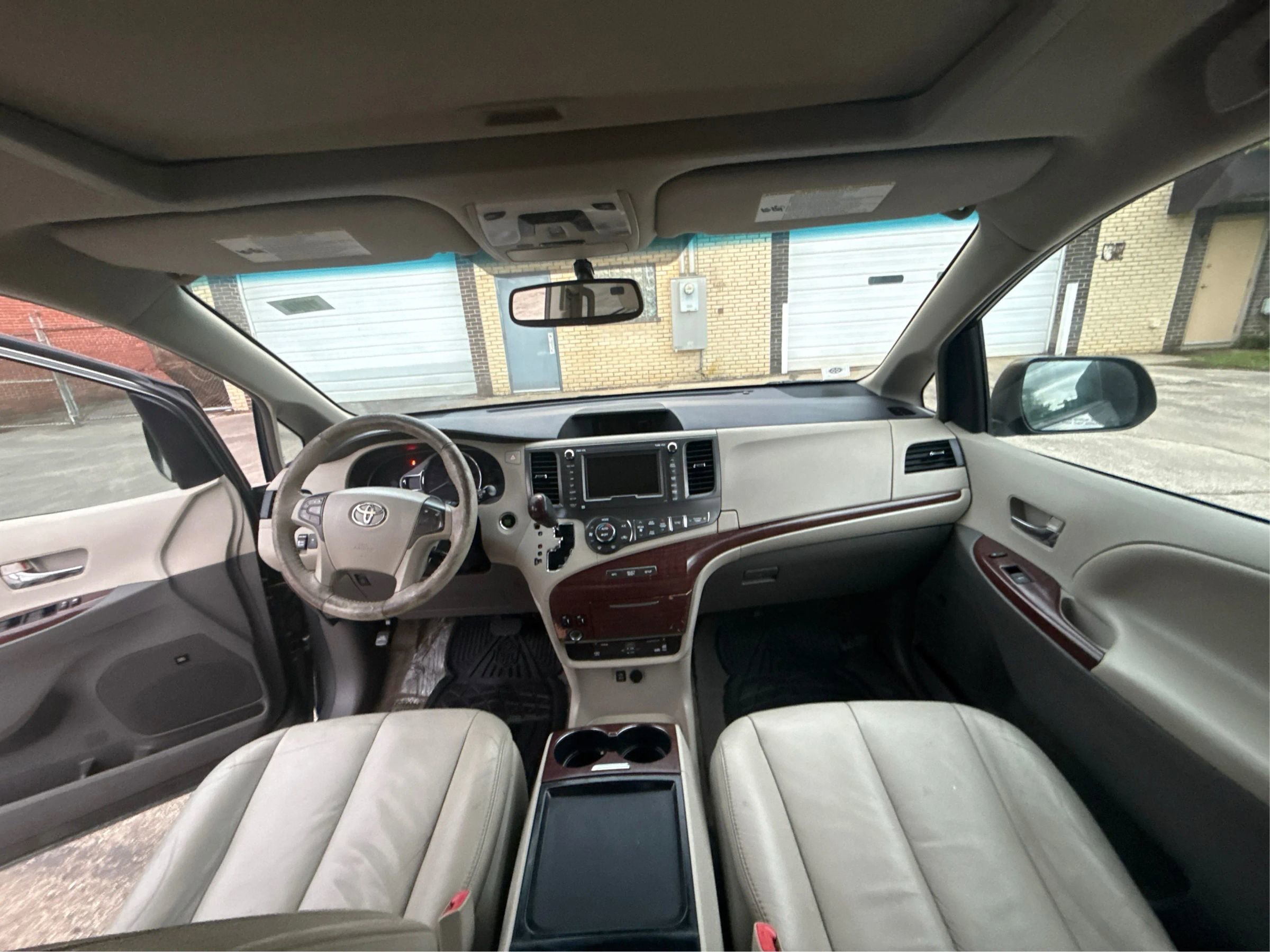 Used 2011 Toyota Sienna XLE w/ XLE Navigation Pkg FWD image 25