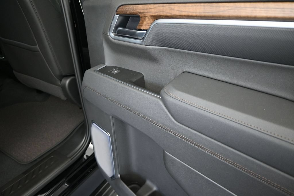 New 2026 Chevrolet Silverado 1500 High Country w/ Midnight Edition AWD/4WD image 23