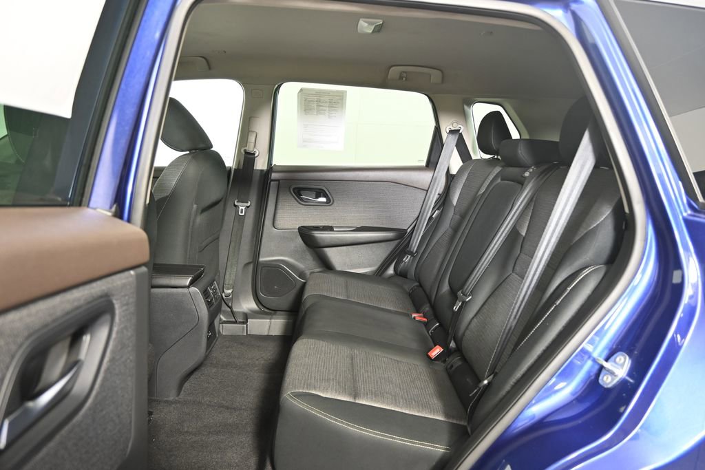 Used 2022 Nissan Rogue SV AWD/4WD image 19