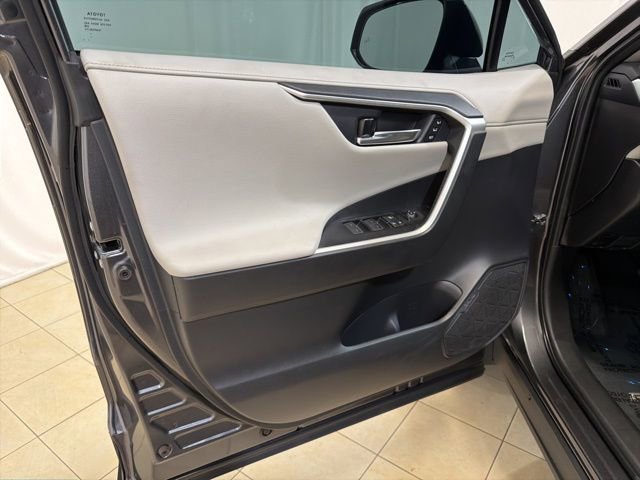 Used 2024 Toyota RAV4 Limited w/ Advanced Technology Package FWD image 9