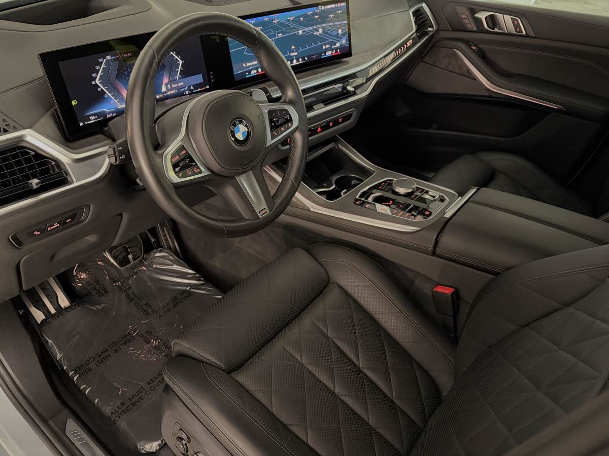Used 2024 BMW X7 xDrive40i w/ M Sport Package AWD/4WD image 15