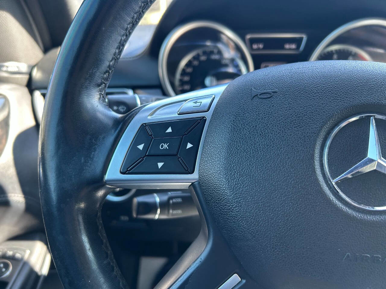 Used 2013 Mercedes-Benz GL 550 4MATIC image 21