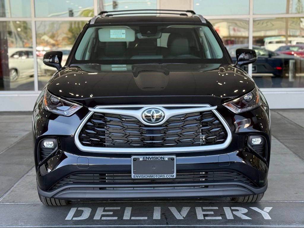 New 2026 Toyota Highlander XLE image 4