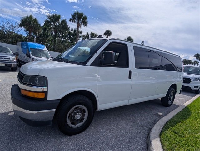 Used 2017 Chevrolet Express 3500 LT w/ LT Preferred Equipment Group image 4