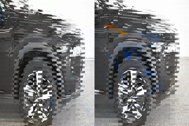 Used 2023 Nissan Rogue SL w/ SL Premium Package image 13